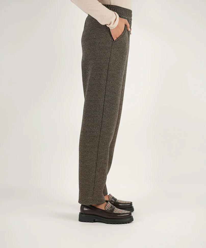 Houndstooth Comfort Wear Grey - Image 3