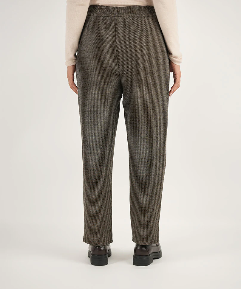 Houndstooth Comfort Wear Grey - Image 4