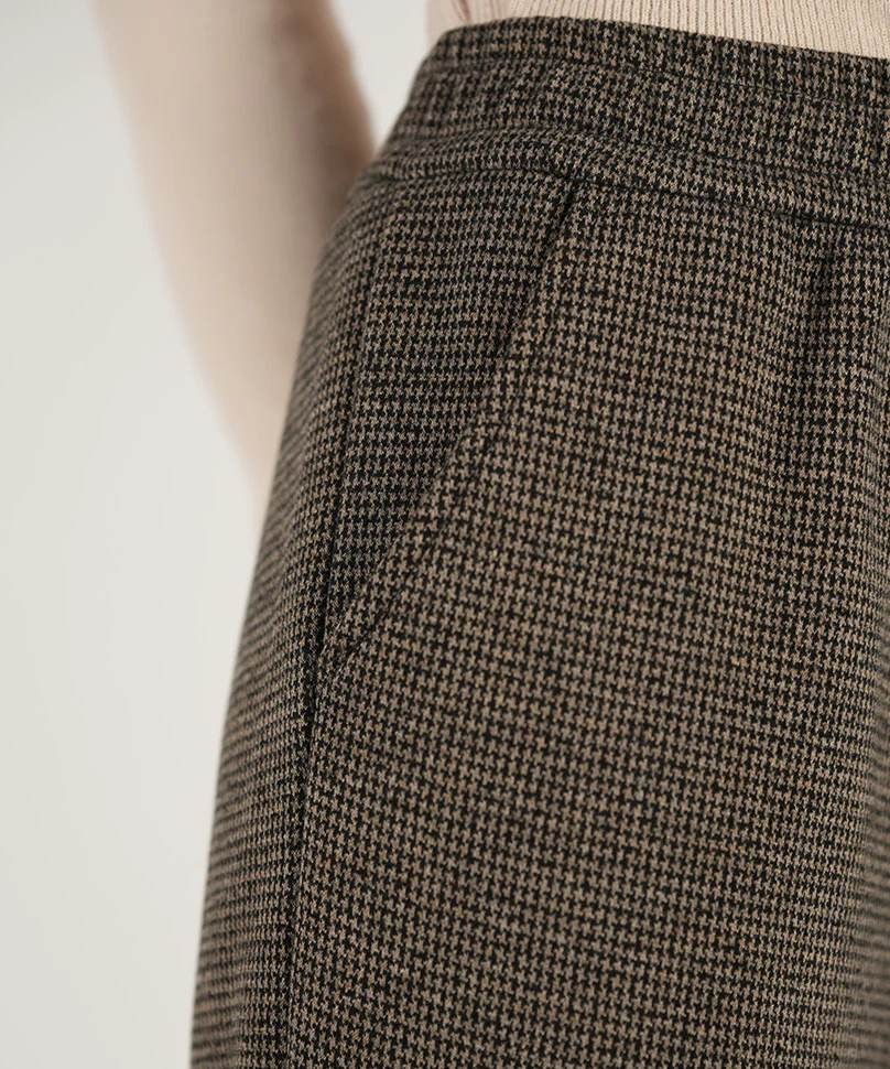 Houndstooth Comfort Wear Grey - Image 5