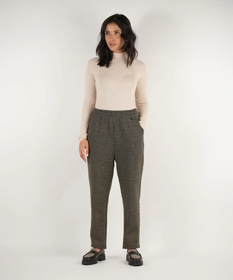 Houndstooth Comfort Wear Grey - Image 6