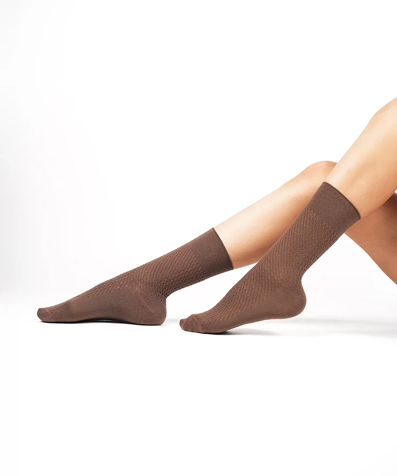 Knotty - Brown - Image 3