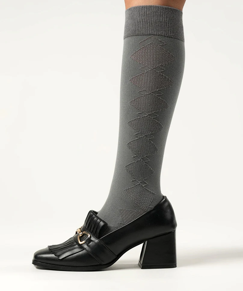 Momo - Grey - Image 4