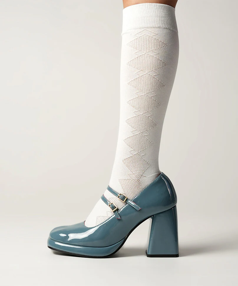 Momo - White - Image 4