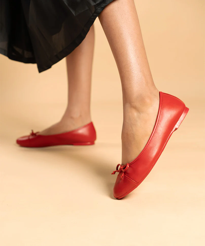 Swans Red - Image 7