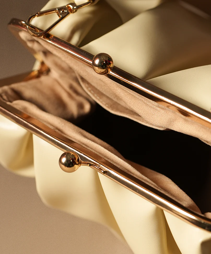 Theater Goldfinch - Image 6
