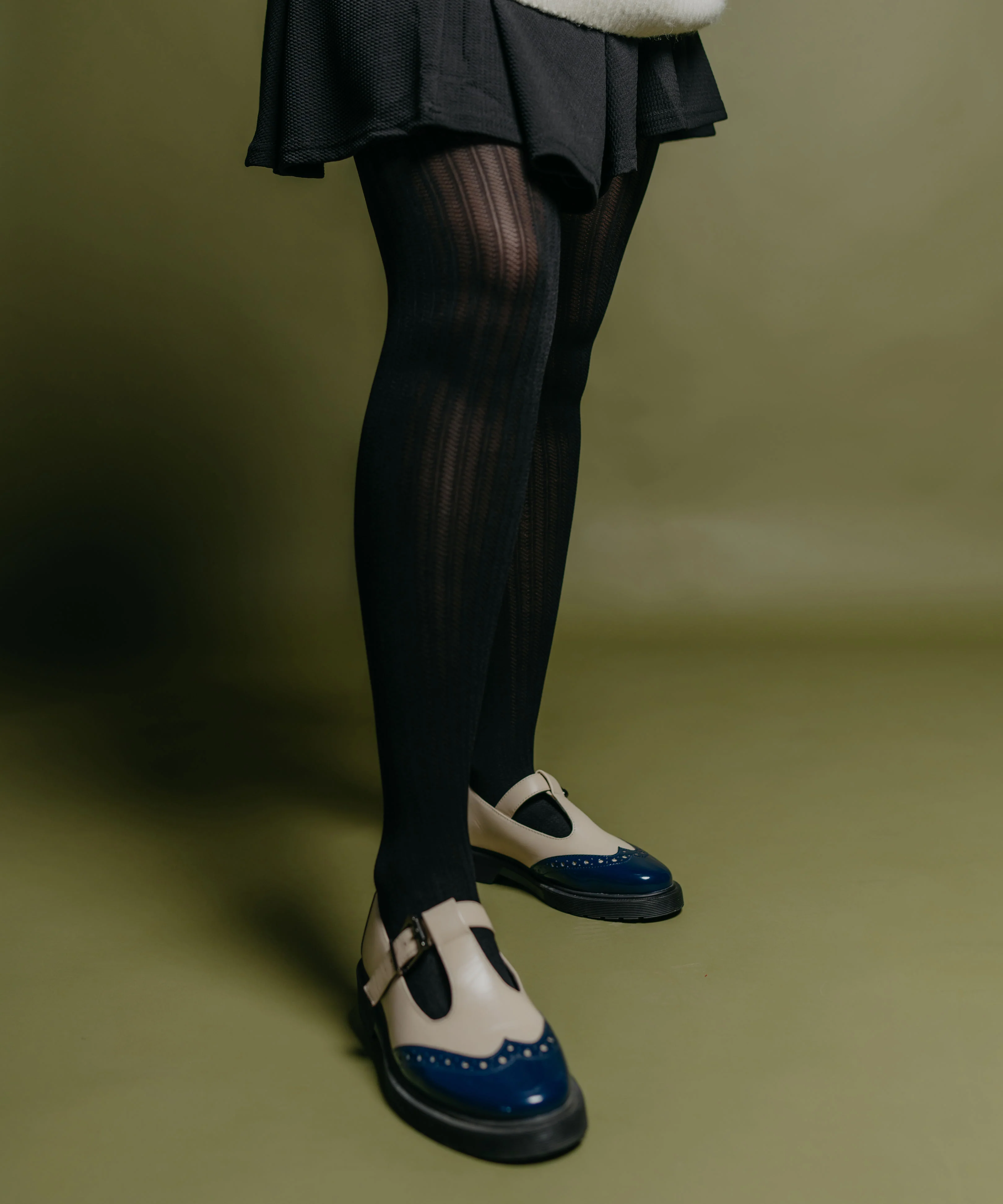 Unchain Stockings - Image 4
