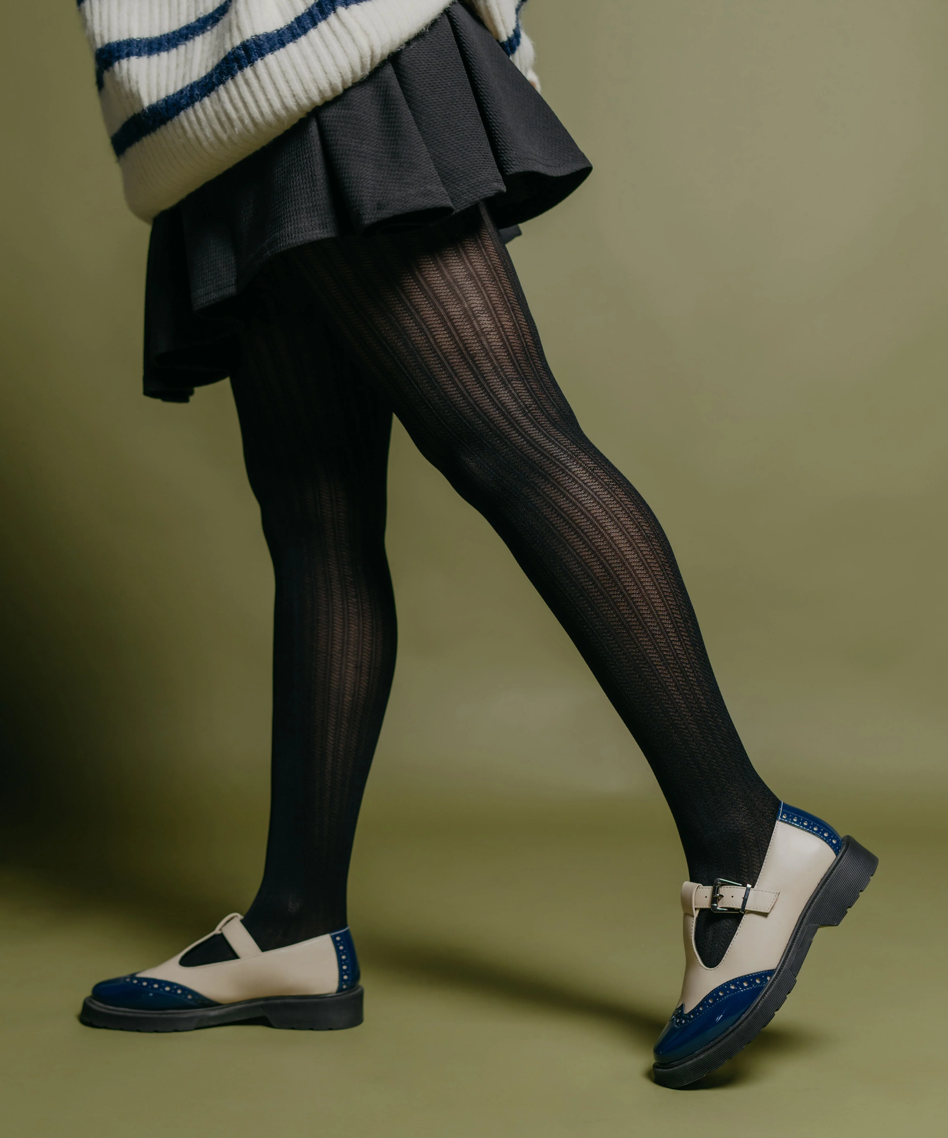 Unchain Stockings - Image 6